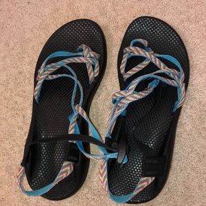 Women’s rainbow toe strap Chaco size 9